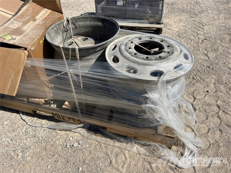  Quantity of (5) Wheels الإطارات والعجلات والحافات
