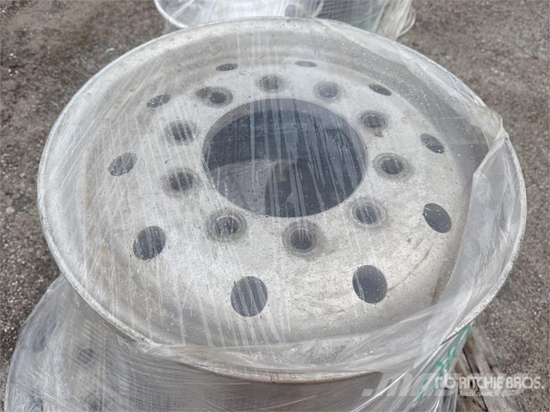  Quantity of (5) Wheels 輪胎、車輪和輪圈