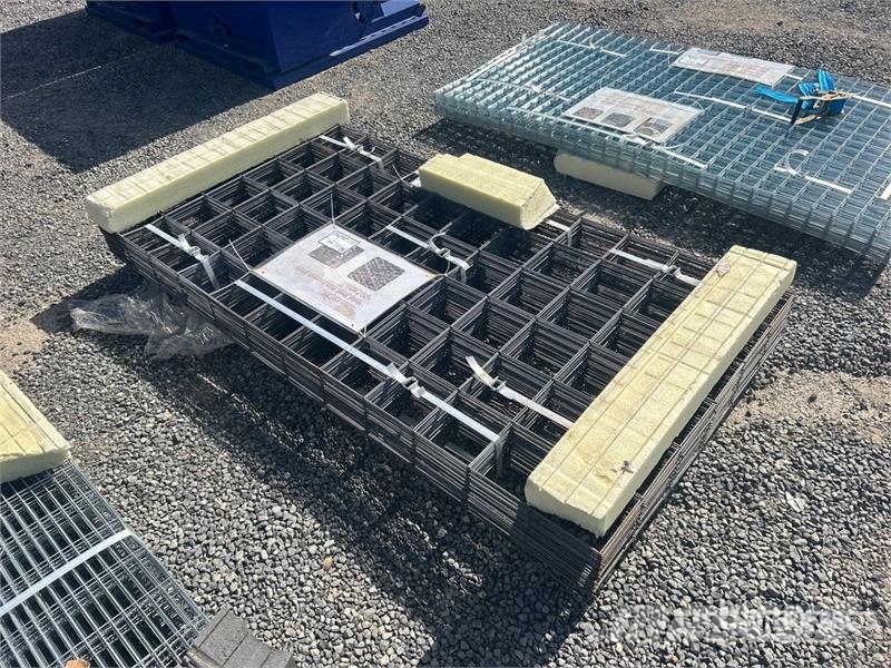 Quantity of (50) 3 ft x 6 ft Galvanized Steel Gard Pacēlāji, vinčas un materiālu lifti
