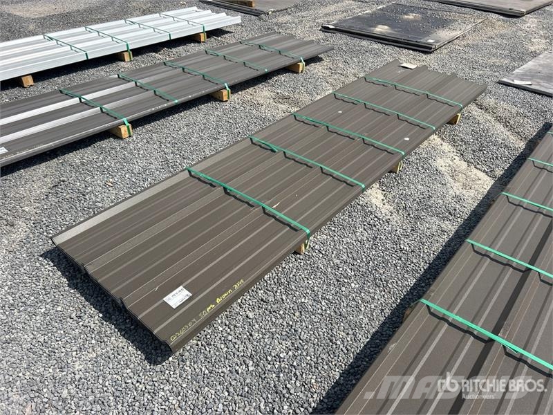  Quantity of (50)  Kit Containers 12 ft Corrugated  Treuils, palans et monte-charge