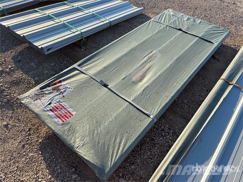 Quantity of (50) SDLGCSS 8 ft Galvanized Corrugat Takels, lieren en materiaalliften