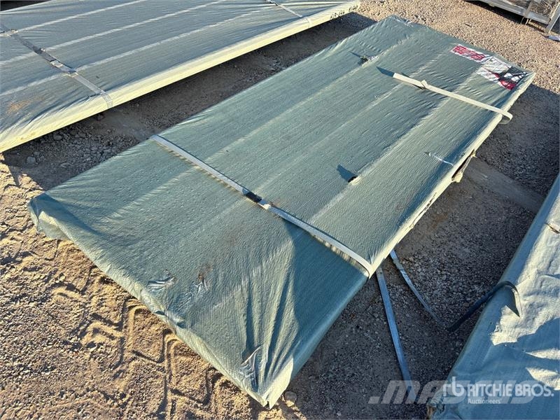 Quantity of (50) SDLGCSS 8 ft Galvanized Corrugat Takels, lieren en materiaalliften