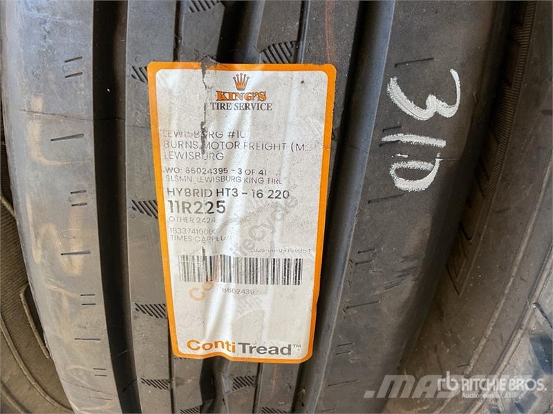 Quantity of 6 11R22.5 Tires w/ Wheels Andre lastebiler