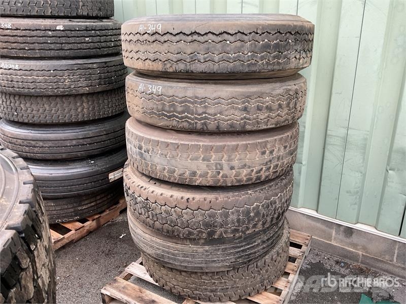 Quantity of (6) 11R22.5 Tires w/ Wheels Transport - Inne