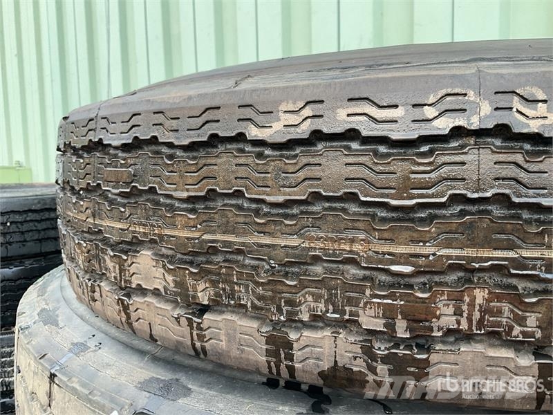 Quantity of (6) 2 New Recapped 11R24.5 w/wheels, 4 Ostale kargo komponente