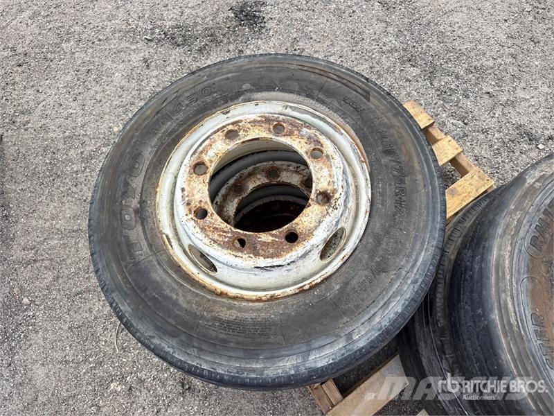 Quantity of (6) 235/75R17.5 Tires w/ Wheels Gume, točkovi i felne