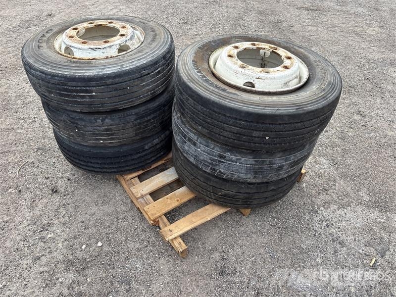 Quantity of (6) 235/75R17.5 Tires w/ Wheels Gume, točkovi i felne