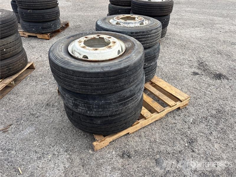 Quantity of (6) 235/75R17.5 Tires w/ Wheels Gume, točkovi i felne