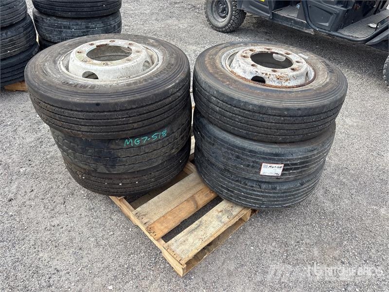 Quantity of (6) 235/75R17.5 Tires W/ Wheels Gume, točkovi i felne
