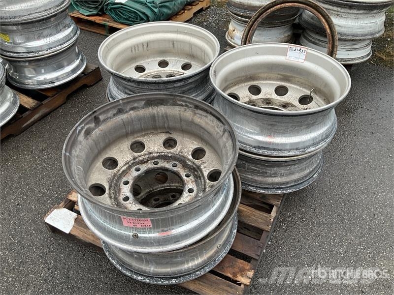 Quantity of (6) 24.5 Aluminum Wheels Gume, točkovi i felne