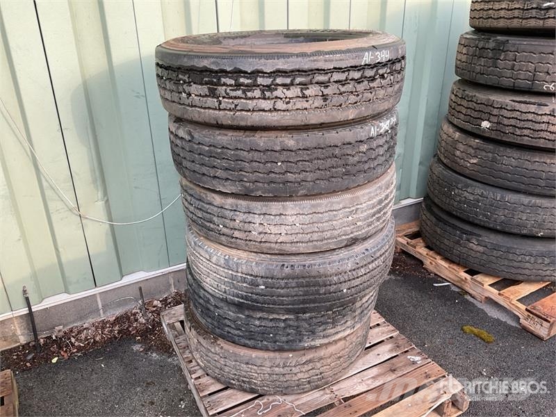 Quantity of (6) 255/70R22.5 Tires Transport - Övriga