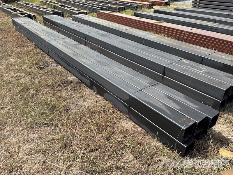  Quantity of (6) 6 in x 6 in x 20 ft Square Tubing  Drugi deli