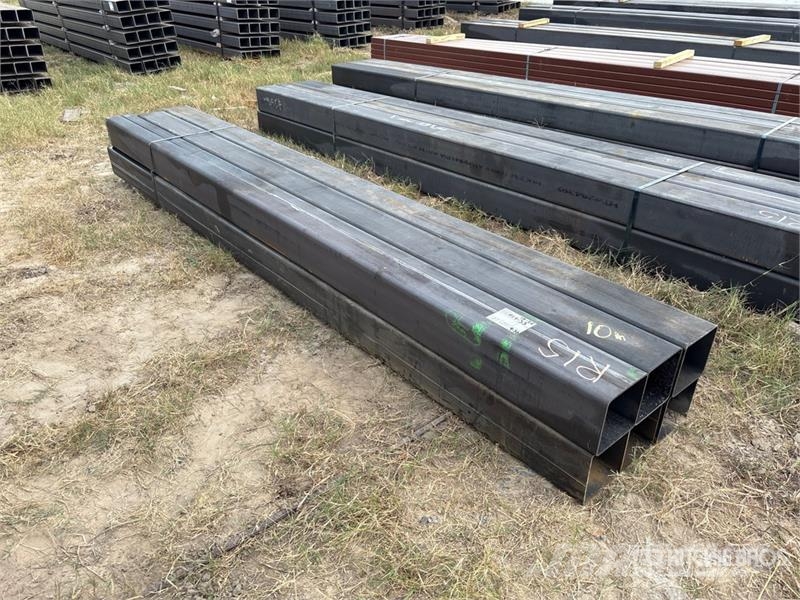  Quantity of (6) 6 in x 6 in x 10 ft Square Tubing  Drugi deli