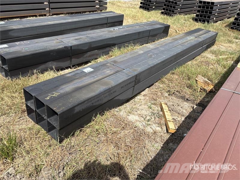  Quantity of (6) 6 in x 6 in x 14 ft Square Tubing  Drugi deli