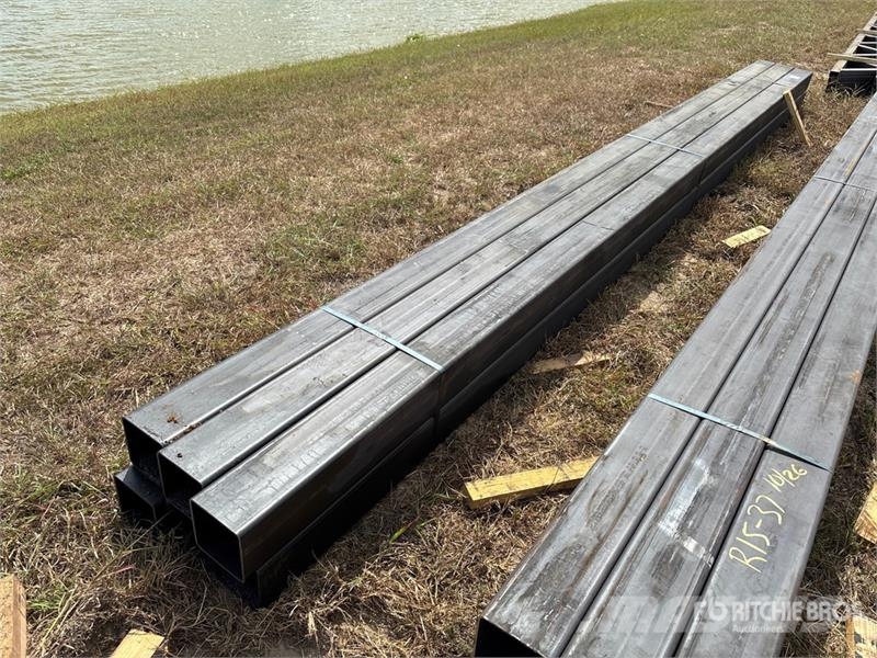  Quantity of (6) 6 in x 6 in x 20 ft Square Tubing  Drugi deli
