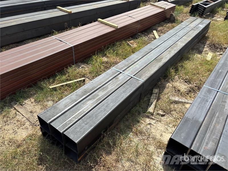  Quantity of (6) 6 in x 6 in x 14 ft Square Tubing  Drugi deli