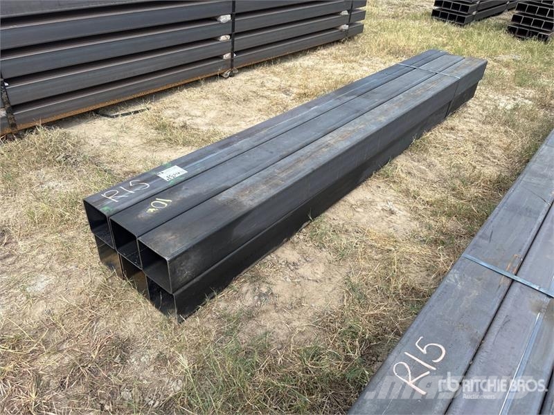  Quantity of (6) 6 in x 6 in x 10 ft Square Tubing  Drugi deli