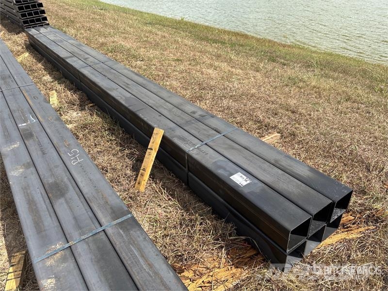  Quantity of (6) 6 in x 6 in x 20 ft Square Tubing  Drugi deli