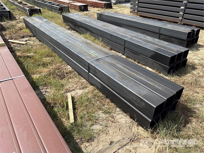  Quantity of (6) 6 in x 6 in x 14 ft Square Tubing  Drugi deli