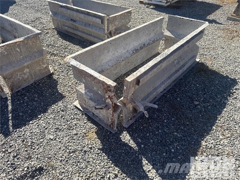 Quantity of (6) Concrete Forms Pripomočki za betonska dela