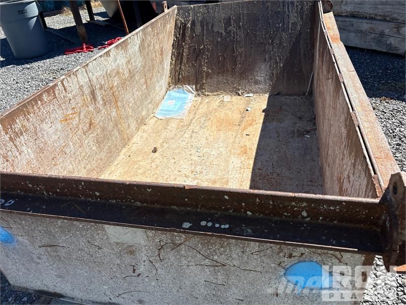 Quantity of (6) Construction Dump Box Vitle, dvigala in gradbeni dvižni sistemi