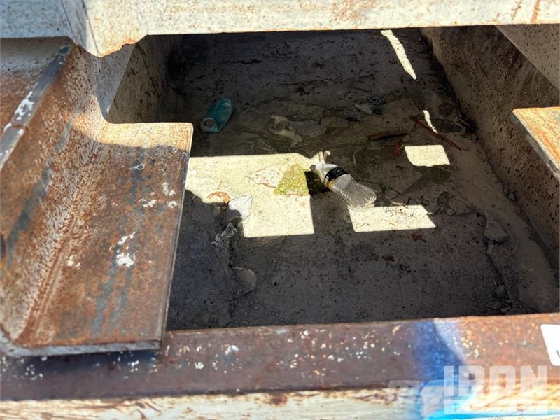 Quantity of (6) Construction Dump Box Vitle, dvigala in gradbeni dvižni sistemi