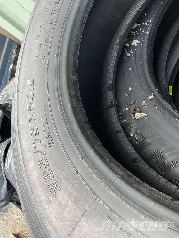 Quantity of (6) New Recapped 285/75R24.5 Transport - Övriga
