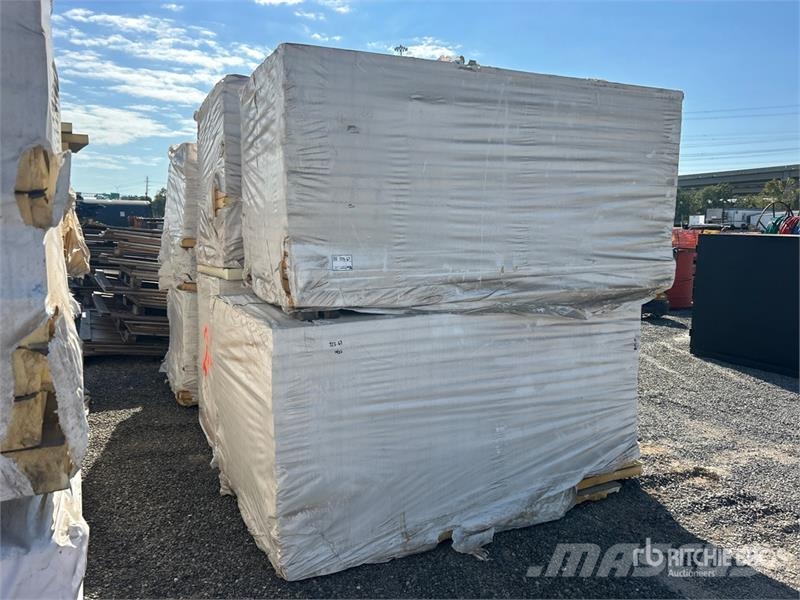  Quantity of (6) Pallets of    4 ft x 8 ft Iso Pane Hejsespil, hejseværk og materialelifte