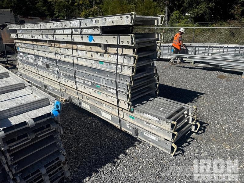 Quantity of (6) Pallets of Werner Scaffolding Gradbeni odri