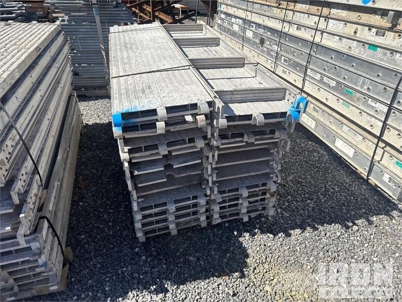 Quantity of (6) Pallets of Werner Scaffolding Gradbeni odri