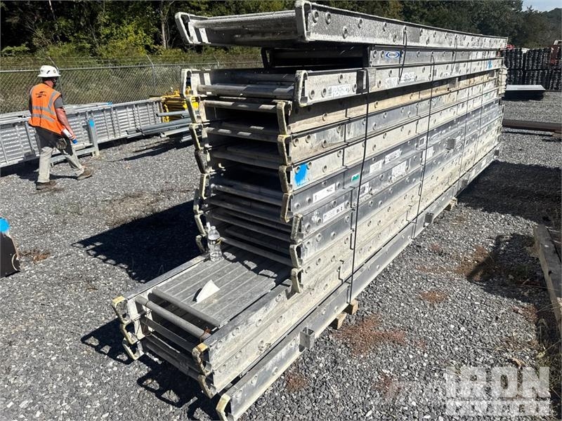 Quantity of (6) Pallets of Werner Scaffolding Gradbeni odri