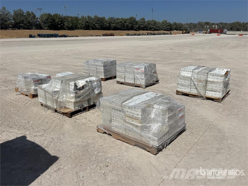 Quantity of (6) Pallets of HABACHAIN Slat Top Flat Bouw - Overige
