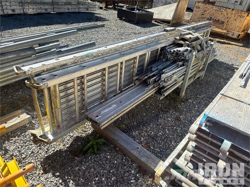Quantity of (6) Pallets of Werner Scaffolding Gradbeni odri