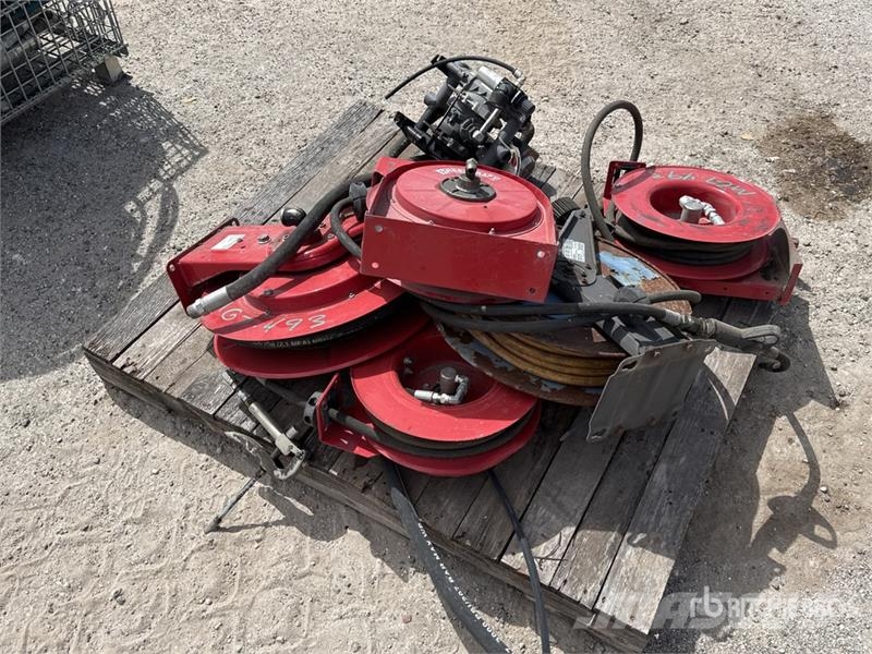  Quantity of (6) Reel Stand ماكينات منفعة عامة
