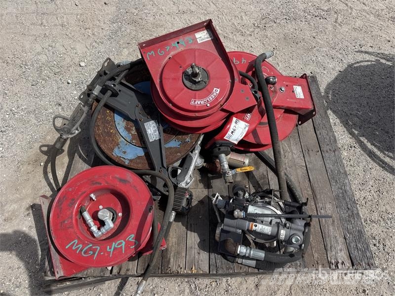  Quantity of (6) Reel Stand ماكينات منفعة عامة