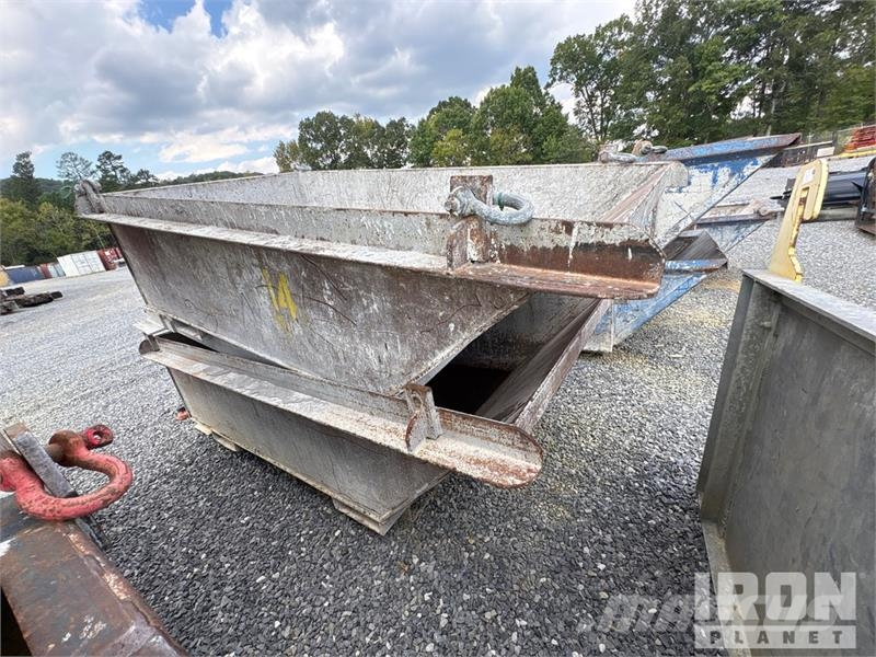 Quantity of (6) Skip Pans 2 ft x 4 ft x 8 ft Outros componentes
