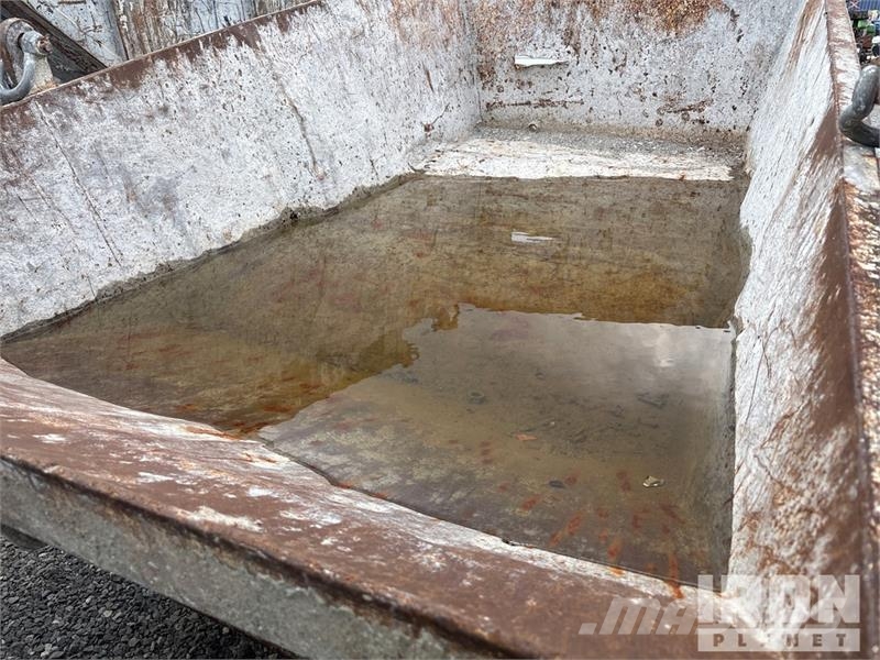 Quantity of (6) Skip Pans 2 ft x 4 ft x 8 ft Outros componentes