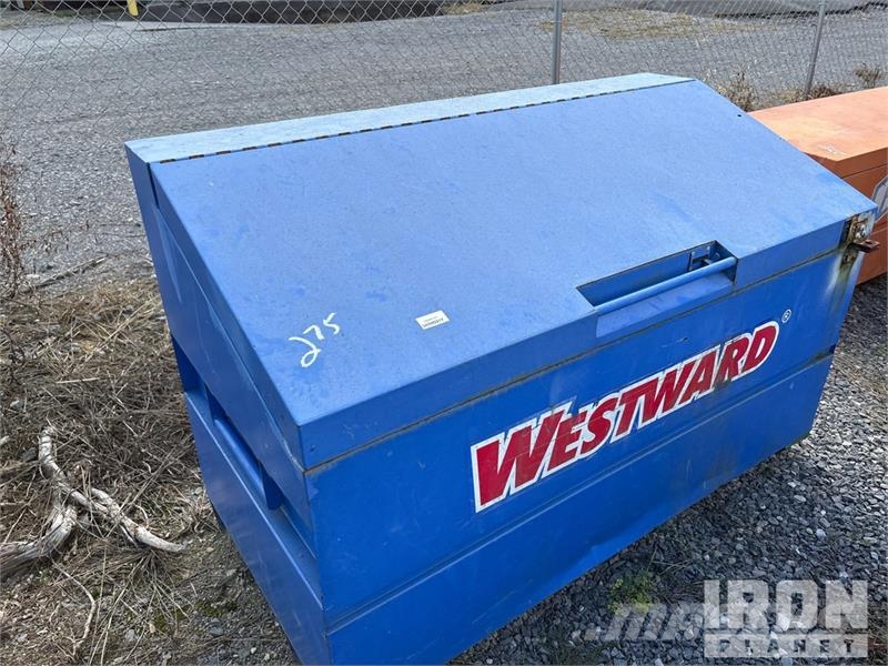  Quantity of (6) Sloped Lid Job Site Box Drugi deli