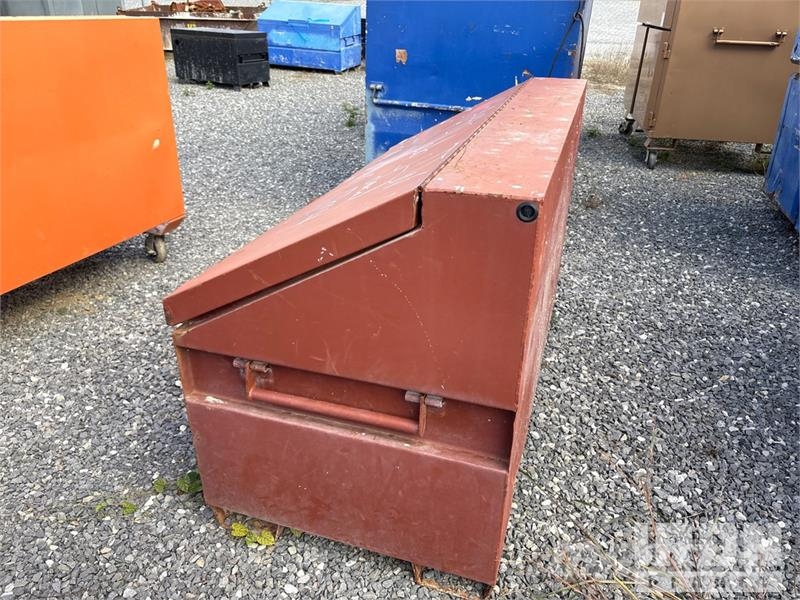  Quantity of (6) Sloped Lid Job Site Box Drugi deli