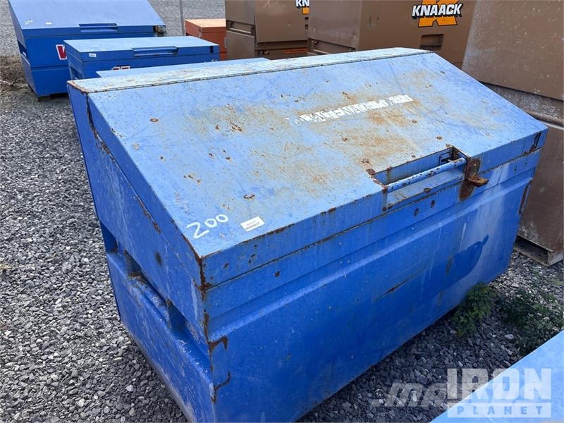 Quantity of (6) Sloped Lid Job Site Box Drugi deli