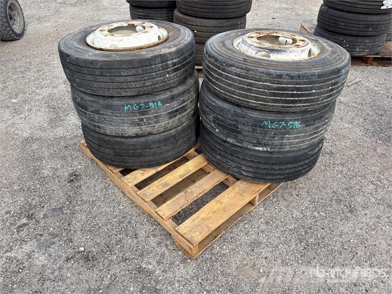 Quantity of (6) Wheels Gume, kolesa in platišča