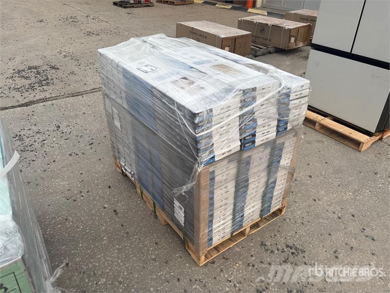Quantity of (67) LPR01-205 Pergo DuraCraft RE Taho مكونات أخرى