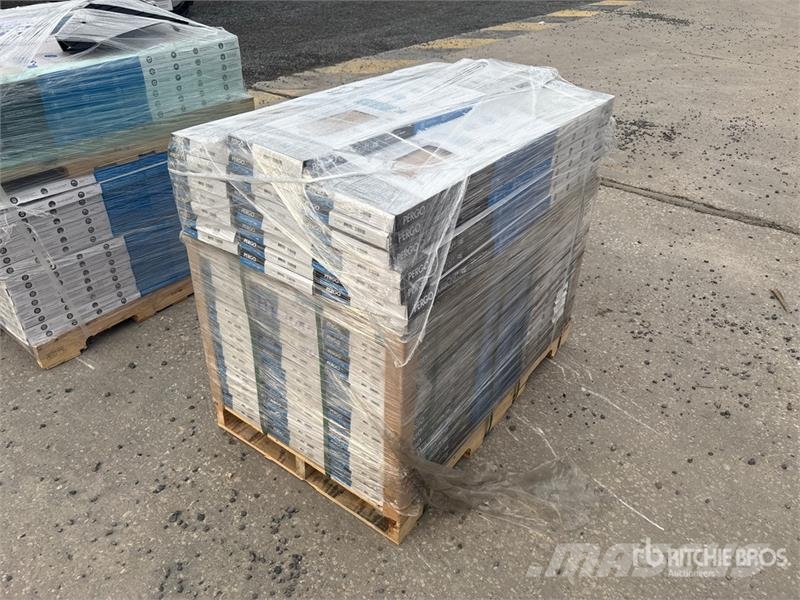 Quantity of (67) LPR01-205 Pergo DuraCraft RE Taho مكونات أخرى