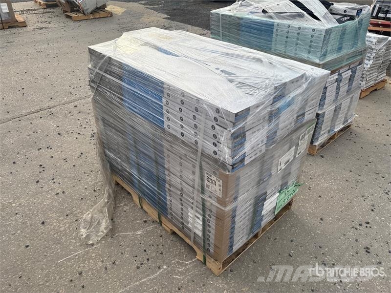 Quantity of (67) LPR01-205 Pergo DuraCraft RE Taho مكونات أخرى