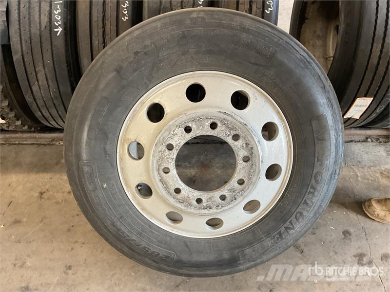  Quantity of (7) 11R24.5 Wheels and Tires الإطارات والعجلات والحافات