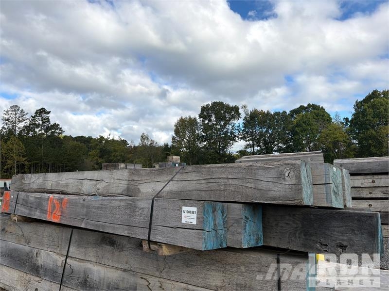  Quantity of (7) 12 In x 12 In x 12 ft Hard Wood Ti Verricelli, paranchi e sollevatori per materiali