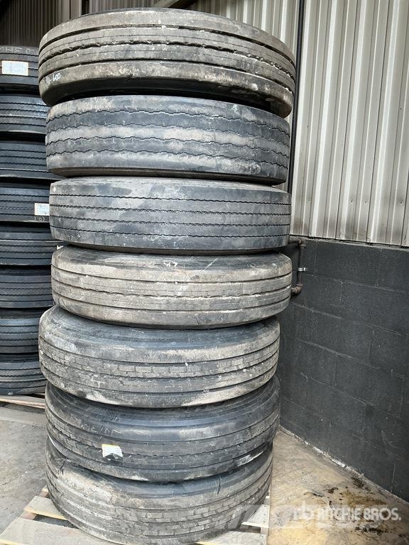  Quantity of (7) 24.5 Aluminum Wheels with Tires 輪胎、車輪和輪圈