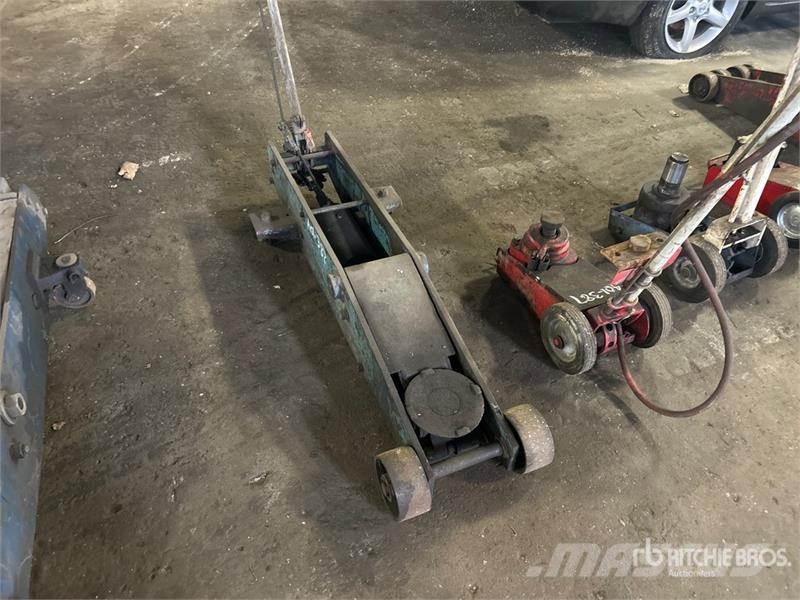  Quantity of (7) Hydraulic and Pneumatic Jack Muu