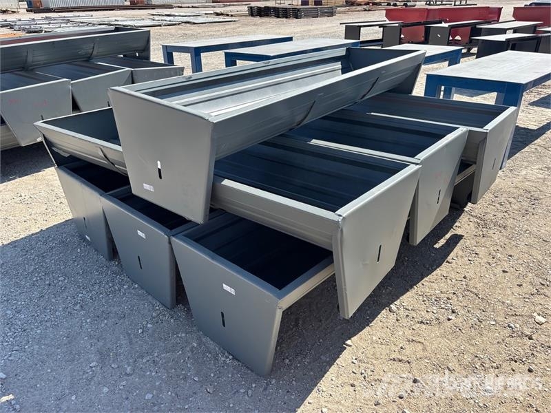 Quantity of (7) Kit Containers CF-90-V2025 90 in S Hranilnice živine