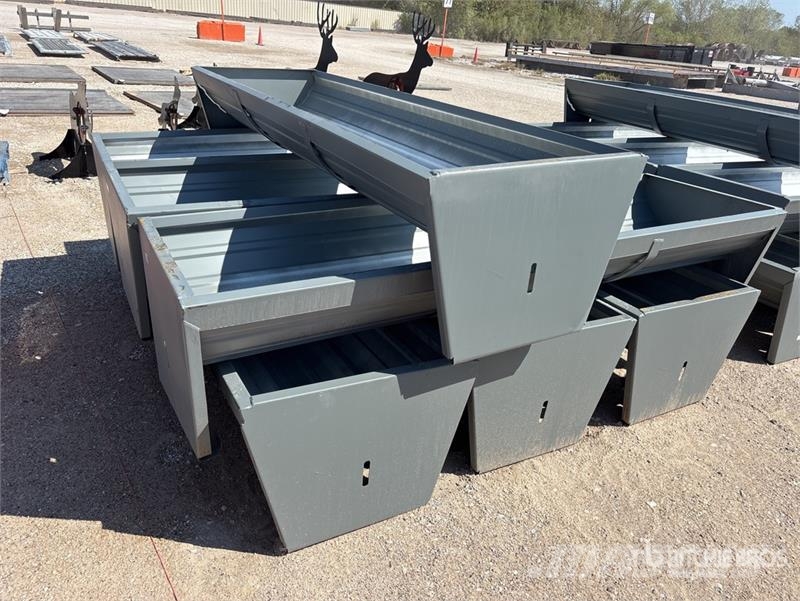Quantity of (7) Kit Containers CF-90-V2025 90 in 家畜飼料供給機
